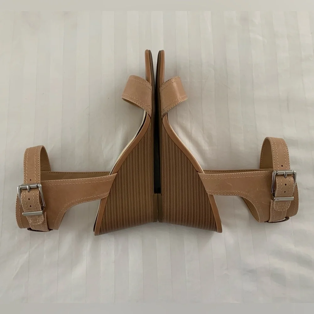 *Donated*Or FREE! Jessica Simpson Cristabel Wedge Sandal - Picture 6 of 13